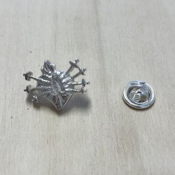 PIN CORAZON Y SIETE PUÑALES